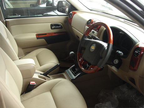 Chevy Colorado 2008 accessorized interior view - Get your Chevy now at Jim Autos Thailand and Jim 4x4 Thailand