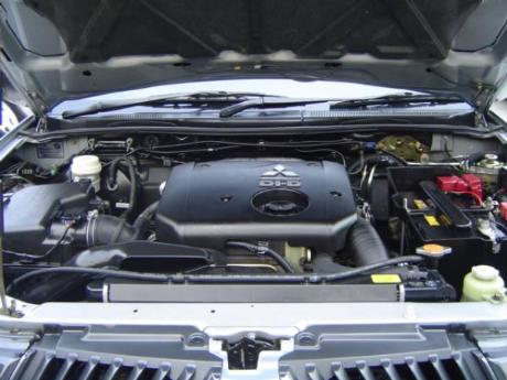 pics of new and used Mitsubishi Triton from Thailand's, Singapore's, Dubai's and UK's top new and used Mitsubishi L200 2.5 and 3.2 Double Cab