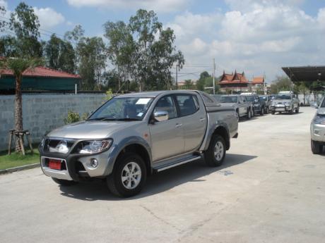 pics of new and used Mitsubishi Triton from Thailand's, Singapore's, Dubai's and UK's top new and used Mitsubishi L200 2.5 and 3.2 Double Cab