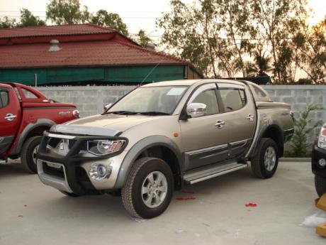 pics of new and used Mitsubishi Triton from Thailand's, Singapore's, Dubai's and UK's top new and used Mitsubishi L200 2.5 and 3.2 Double Cab
