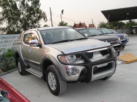 pics of new and used Mitsubishi Triton from Thailand's, Singapore's, Dubai's and UK's top new and used Mitsubishi L200 2.5 and 3.2 Double Cab