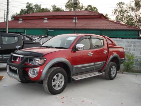 pics of new and used Mitsubishi Triton from Thailand's, Singapore's, Dubai's and UK's top new and used Mitsubishi L200 2.5 and 3.2 Double Cab