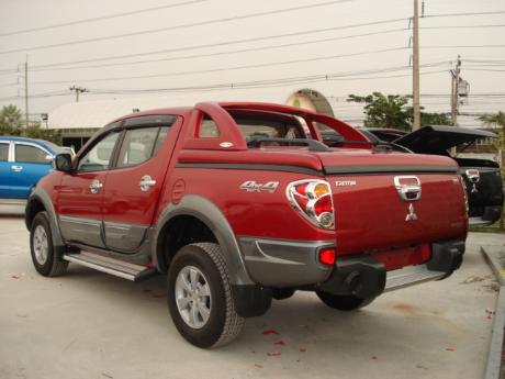 pics of new and used Mitsubishi Triton from Thailand's, Singapore's, Dubai's and UK's top new and used Mitsubishi L200 2.5 and 3.2 Double Cab