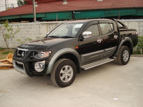 pics of new and used Mitsubishi Triton from Thailand's, Singapore's, Dubai's and UK's top new and used Mitsubishi L200 2.5 and 3.2 Double Cab