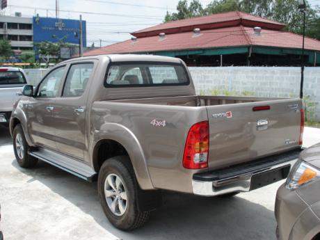 new Toyota Hilux Vigo Double Cab 4x4 E at Thailand's top Toyota Hilux Vigo</a>dealer Jim Autos Thailand