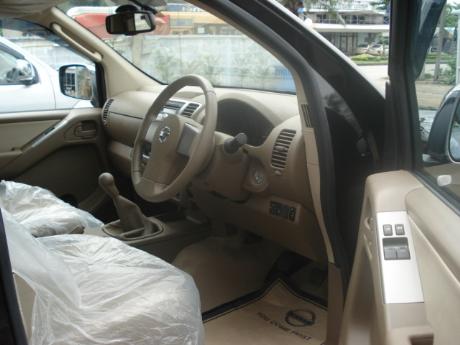 pics of new and used Extra Cab Nissan Navara from Thailand's, Singapore's, Dubai's and UK's top new and used Nissan Navara Single, Extra and Double Cab dealer and exporter Soni Motors