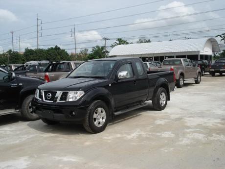 pics of new and used Extra Cab Nissan Navara from Thailand's, Singapore's, Dubai's and UK's top new and used Nissan Navara Single, Extra and Double Cab dealer and exporter Soni Motors